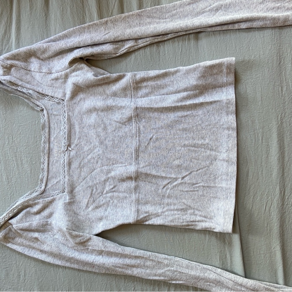 American Eagle Light Gray Lace Trim Top